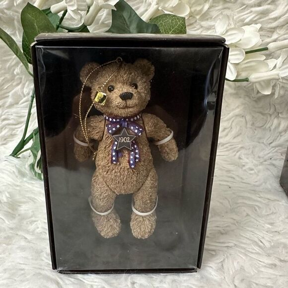 Vintage in Box Collectible 100th Anniversary Teddy Bear Ornament 1902 & 2002 New - Picture 3 of 6